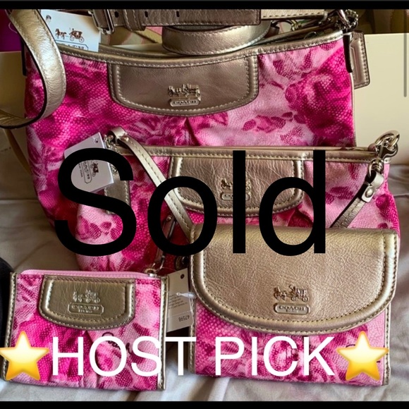 Coach Handbags - 🎉HP🎉 Coach NWT 4pc pink wallet purse crossbody